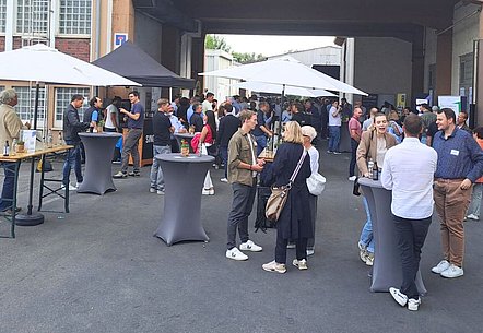 Gäste kommen im Greiner Areal in Nürtingen an