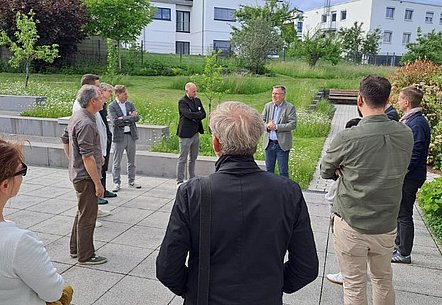 Vom Tiefgaragendach aufs Gebäudedach