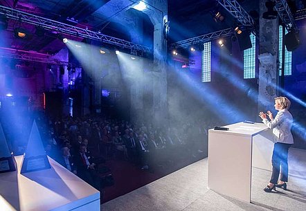 Die Gewinner des diesjährigen CyberOne Hightech Award werden bei der Verleihung des Preises im Rampenlicht stehen.